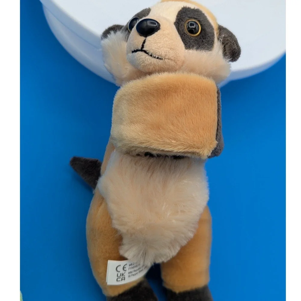 Wild Republic Huggers Meerkat and Sea Turtle Snap Bracelet Plush Set of 2
